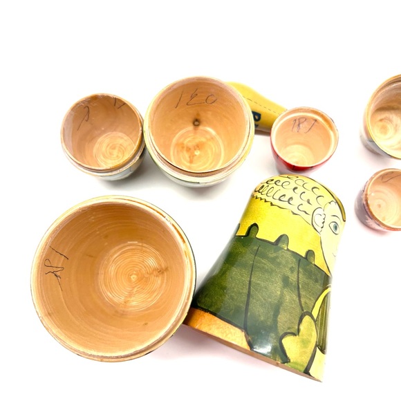 Villagers Nesting Dolls & Pot Of Beans 5 pcs - Picture 9 of 16